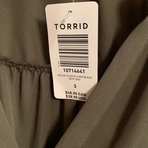 Torrid flowy top olive green